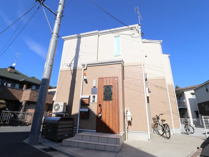 クロスハウス　汚い？　綺麗？　外観がスッキリ綺麗　出典：クロスハウス